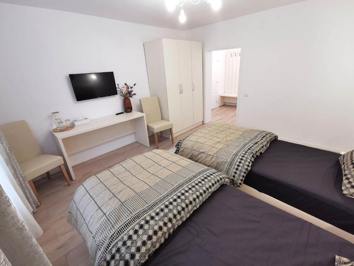 Vila Aras Simeria Екстериор снимка