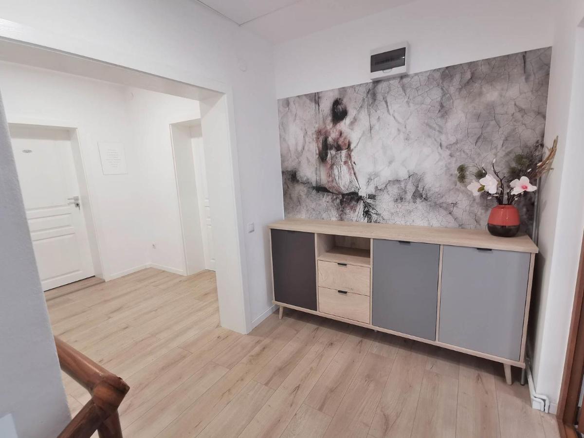 Vila Aras Simeria Екстериор снимка
