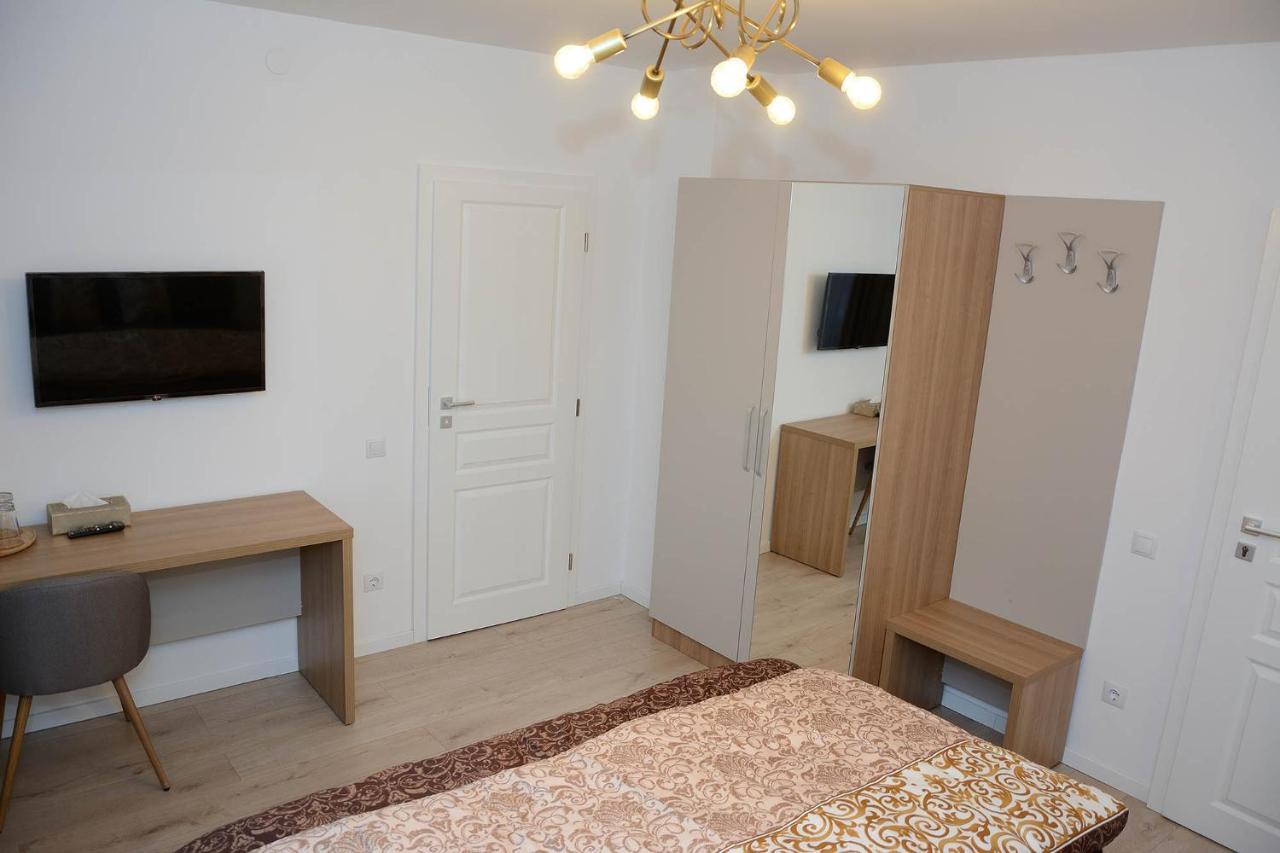 Vila Aras Simeria Екстериор снимка