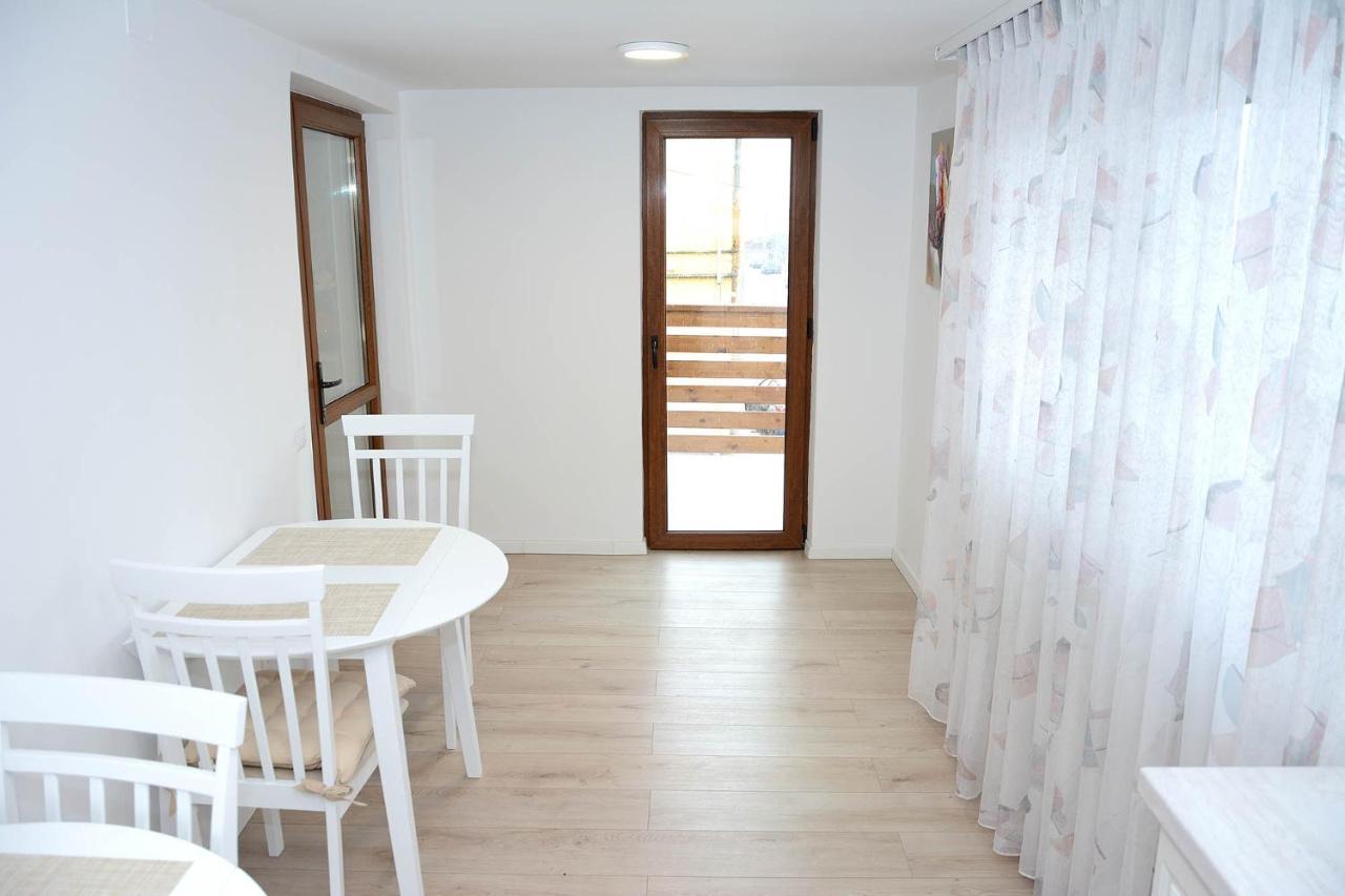 Vila Aras Simeria Екстериор снимка