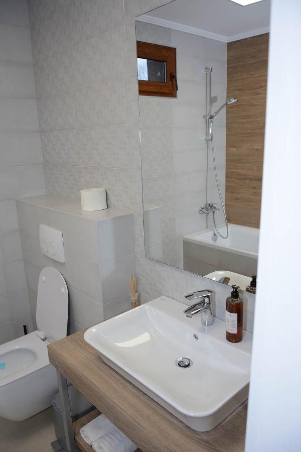 Vila Aras Simeria Екстериор снимка